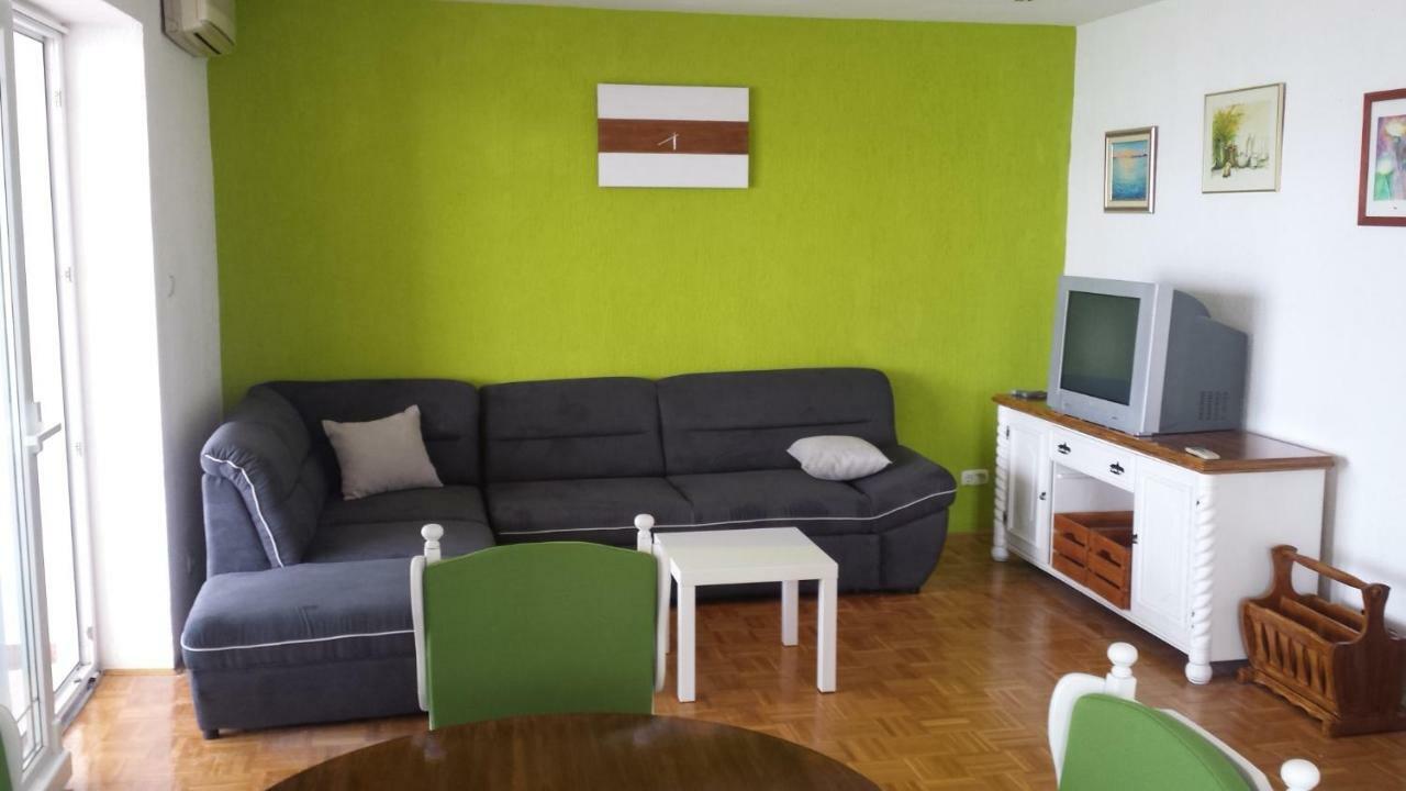 Apartmani Kristijan Jesenice  Eksteriør bilde